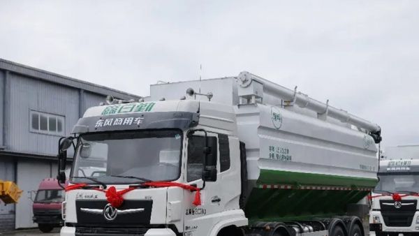 “东风相伴 百勤同行”东风新疆战略客户签约暨批量20台交付仪式圆满举行