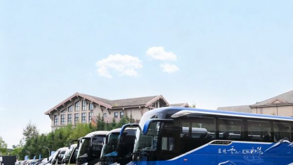 高品质驱动,全矩阵赋能!宇通为2025旅游出行大会增辉添彩