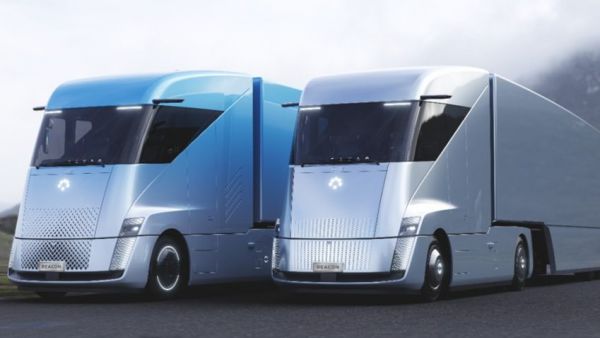 福田液氢重卡亮相2025中关村论坛 氢能商用车迈向大规模商业化