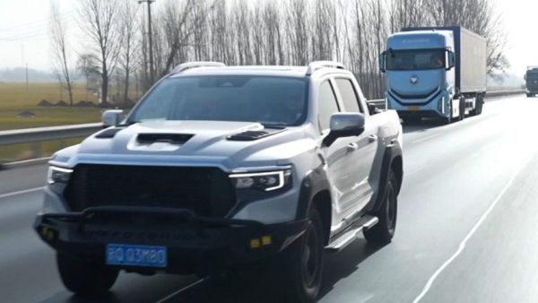 全程贴身守护，火星皮卡实力护航欧曼银河万里征途