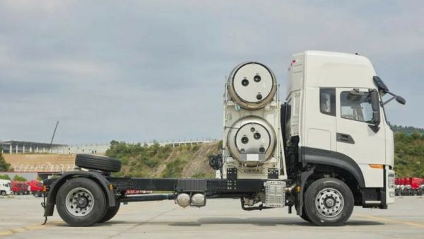 东风天龙KL DGi520燃气车,让运输“盈”在起跑线