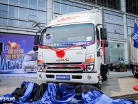 看到配置怕买不起,帅铃轻卡配自动大灯和倒车雷达