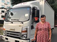 女司机开帅铃 看烟台谢大姐是如何一步步走上货运之路的