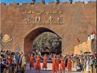 联合卡车LNG重卡成功“突围” 大美南疆再添基建生力军