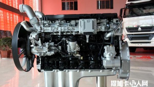 创造重卡最快突破百万公里记录 重汽MC11发动机实拍
