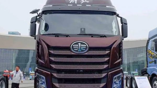 解放J6家族又添新成员！内外焕新的J6 Pro车型，到底还有哪些不一样？