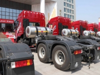 乘龙H5超轻版LNG牵引车，降本增效的靠谱选择