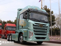 最高660马力，解放新款15升排量发动机加入，再带您看看解放鹰途牵引车的底盘配置