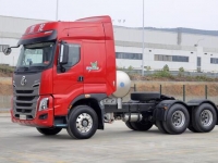 530大马力、低自重,乘龙H7 LNG牵引车强势来袭