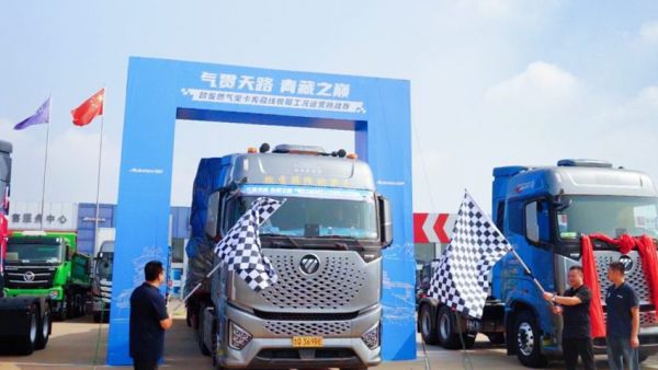 欧曼燃气重卡助力窦子哥挑战青藏线极限工况即刻启程