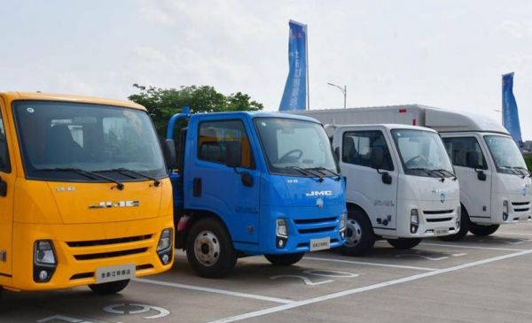 轻卡界“神车”再进化：百万用户见证，全新江铃顺达如何续写国民卡车传奇？