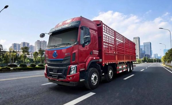 每公里电耗仅1度 乘龙H5 8×4纯电载货车助您稳赚每一程