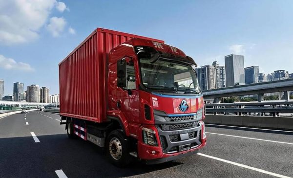 换电5分钟续航450km，乘龙H5换电大单桥创富快人一步