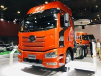 真车VS模型对比评测系列：很多人入手，带你看解放J6P模型好在哪里！