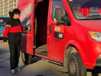 每一种生活都值得热爱,00后追风少年御风而行定义精彩