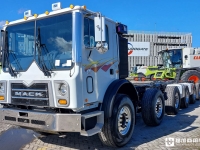 罕见的7轴14x6卡车，用于改装大跨度混凝土泵车，实拍美国马克TerraPro特种底盘