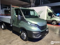 全新大屏内饰加持，智能安全水平大幅提升，带你看新一代依维柯Daily轻型商用车