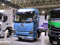 新一代6米8载货车应该配置如何?实拍乘龙H5V告诉你