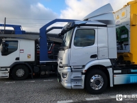 奔驰主打短途运输的电动牵引车，实力几何？实拍eActros 300 4x2牵引车告诉你