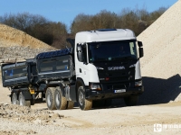 新一代Super动力链上身,动力更强油耗更低,斯堪尼亚560 G XT自卸车实拍