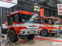 新增双排驾驶室，风冷V8、V12配内饰大屏，实拍新一代太脱拉Force