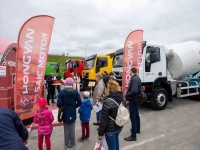 海外圈粉!上汽红岩亮相俄罗斯BAUMA展