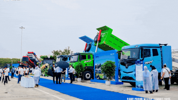 SE588电动重卡参展2025三一集团矿业大客户峰会