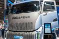 2026IAA：可氢可电无续航焦虑！东风柳汽乘龙氢燃料电池高速干线牵引车实拍评测