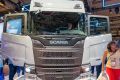 2026IAA：全新前脸、隐藏门把手，还有电子后视镜？斯堪尼亚新款Dynamic 430 R牵引车深度实拍评测