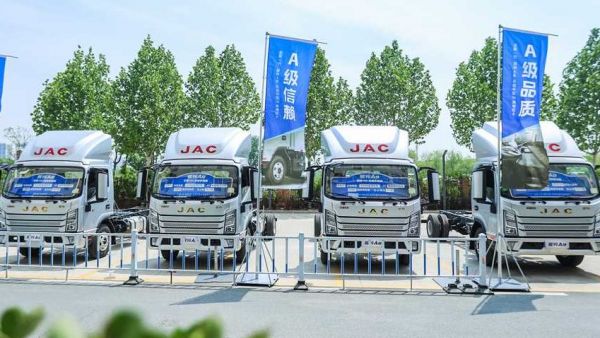 全新骏铃A9登陆武汉 “5A标准”重新定义高端轻卡