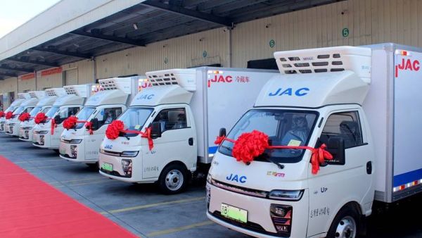 空间成就自由，长航无惧远方！首批8台恺达U7冷藏车顺利交付