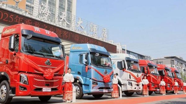 订单51台！乘龙之夜临沂掀起物流装备升级风暴