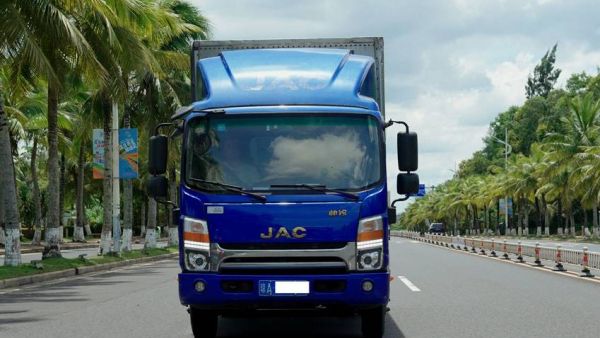 物产中国 百万同行│椰林之下 海风之中 江淮1卡 与我同行