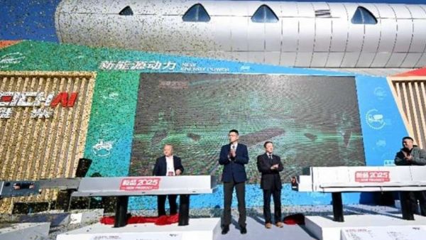 潍柴发布全系列商用车动力电池，刀片电池引领行业需求