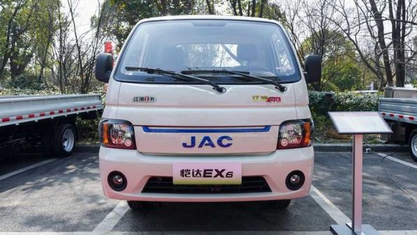 买纯电轿卡认准恺达EX6，64度版续航320km，像开轿车去挣钱