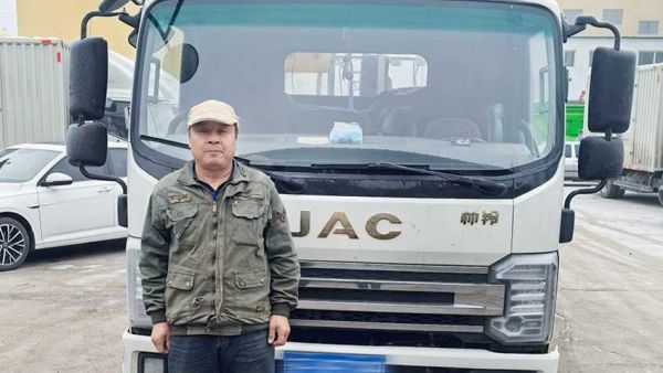 【周六有老友】十年逐花酿蜜路,江淮1卡帅铃助力新疆蜂农的甜蜜事业