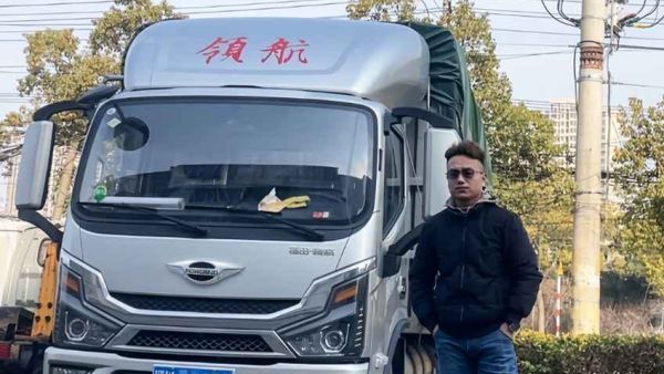 燃气车初体验 湖北卡友赞LNG领航大G-轻卡是省钱实力派