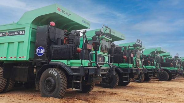 微宏与同力重工联合推出环保型混合动力矿用卡车