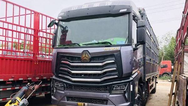 高效舒适赢未来 | 中国重汽豪沃MAX 6×2载货车成为绿通运输首选