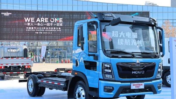 132度大电量,双档电驱桥电耗再降低,重汽悍将PRO新能源实拍