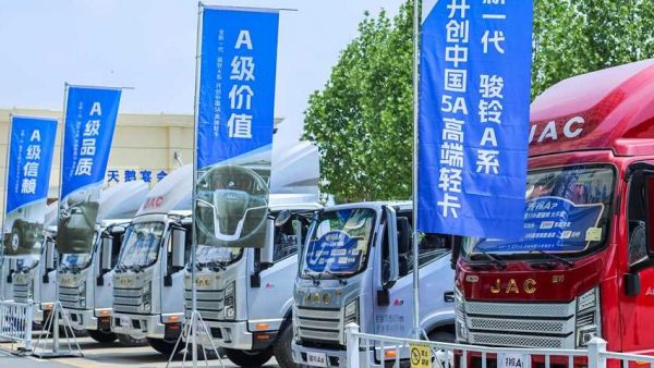 全新一代骏铃A系,“5A标准”重新定义高端轻卡