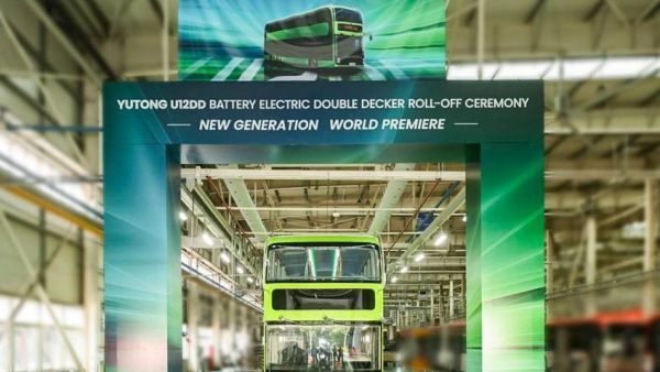 宇通高端新能源双层巴士上“新”,为全球绿色出行注入“新”动力!
