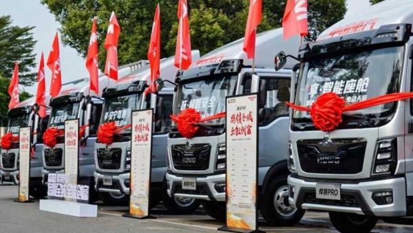 中国重汽HOWO全新一代悍将PRO广州上市:全面焕新 引领轻卡新纪元