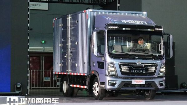 国产轻卡也开始欧洲化？大空间强动力，重汽全新一代豪沃悍将Pro轻卡实拍