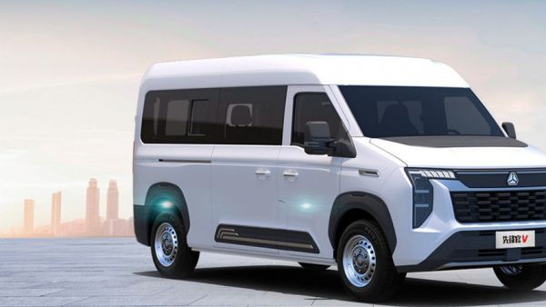 中国重汽先锋官V线路版:蓝牌C照畅行城际,一站式搞定多元客运场景!