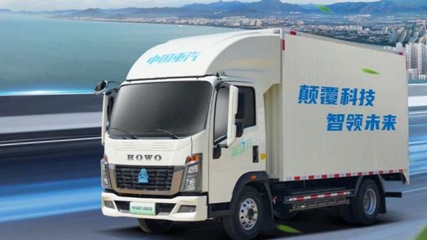 马力全开 驭速而来——中国重汽HOWO新能源轻卡 全面引领“精装时代”