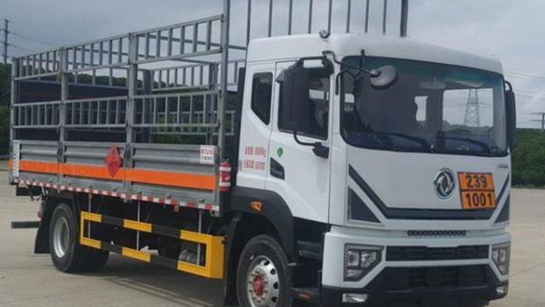 专业底盘 安全智控——东风专致危化品运输车为安全加码