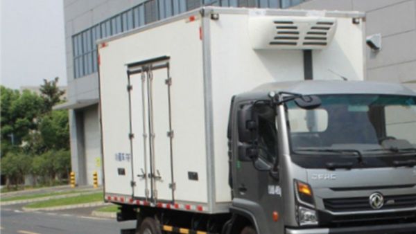 东风专致蓝牌冷藏车创富路上“鲜”人一步