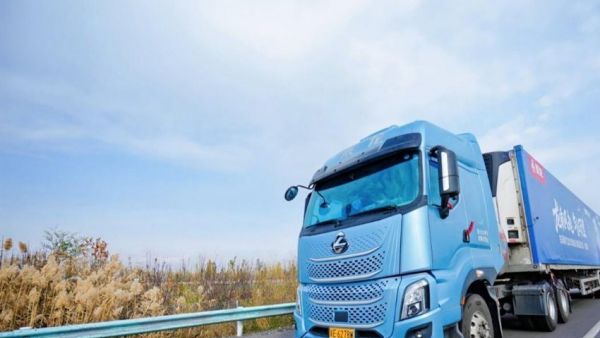 年省一万八！乘龙H7 Pro燃气牵引车万里长测成就“省气王”