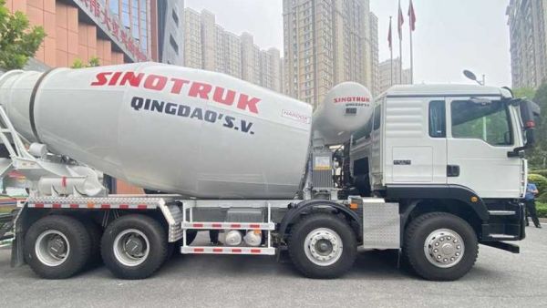 可靠耐用 品质领航 | 中国重汽ZNDC版搅拌车成为运营增效新引擎